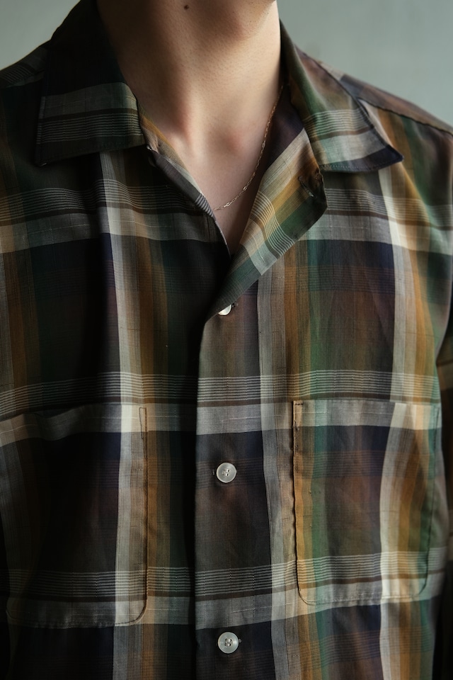 Utah/60-70's "UNKNOWN " cotton polyester open collar shirt