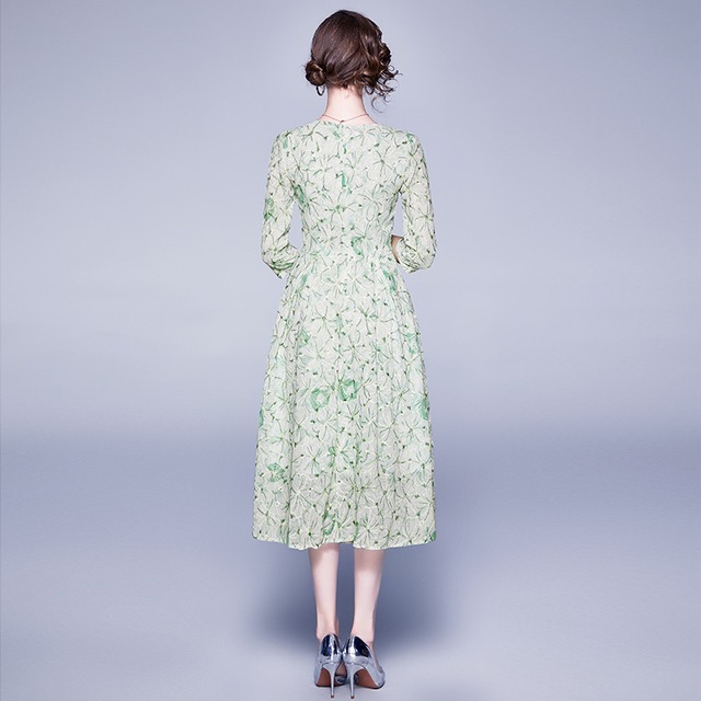 D115 パンチングレース刺繍 花柄 ワンピース ライトグリーン 結婚式 二次会 パーティードレス 七分袖 袖あり 同窓会 ドレスワンピース お出かけ お呼ばれ 他と被らない おしゃれ 柄物 緑 無地 ロング 膝下 上品 代官山インポートワンピースのセレクトショップ Wild