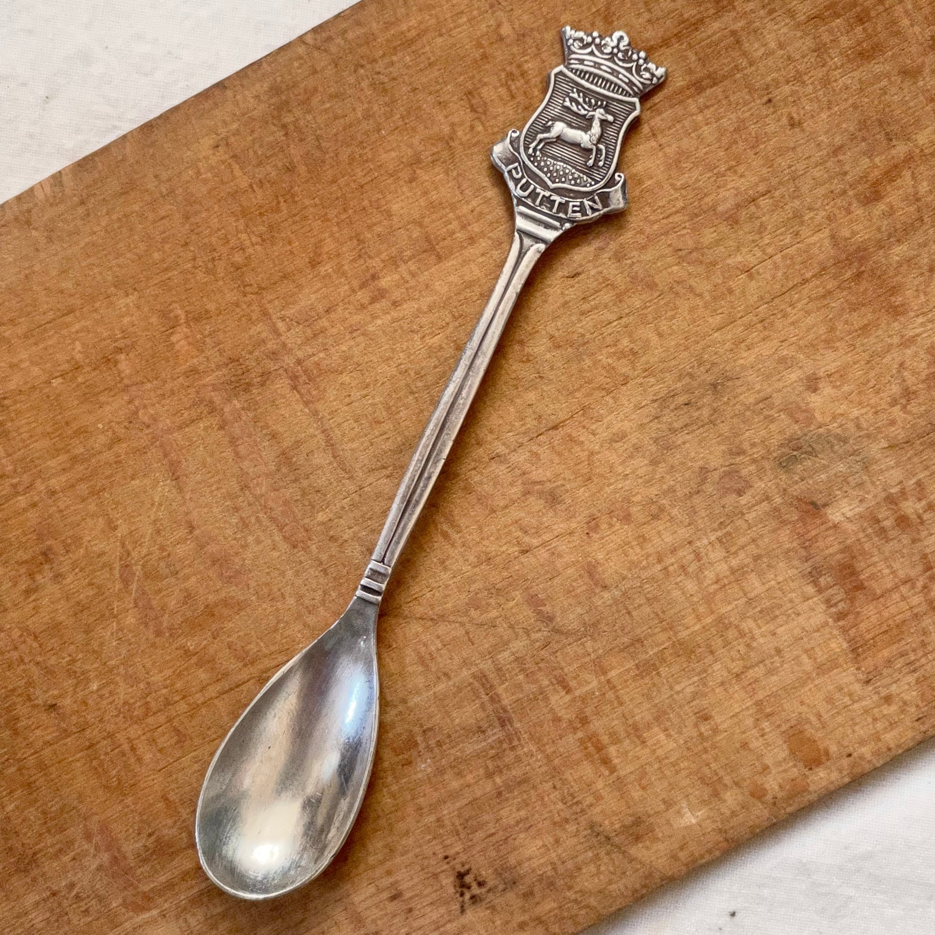 鹿の紋章なティースプーン