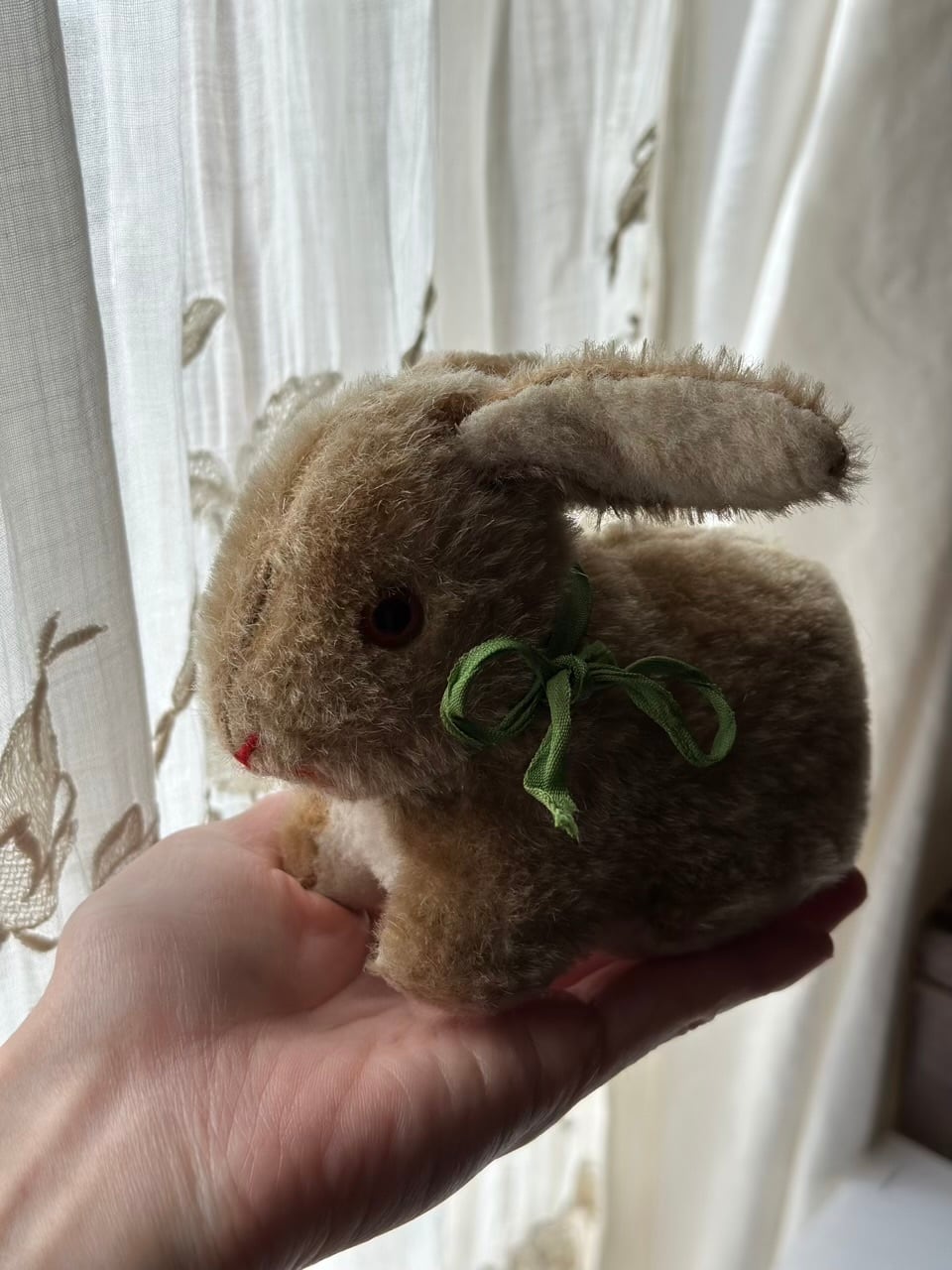 手乗りうさぎ ぬいぐるみ 緑のリボン | Brocante de La Cocotte
