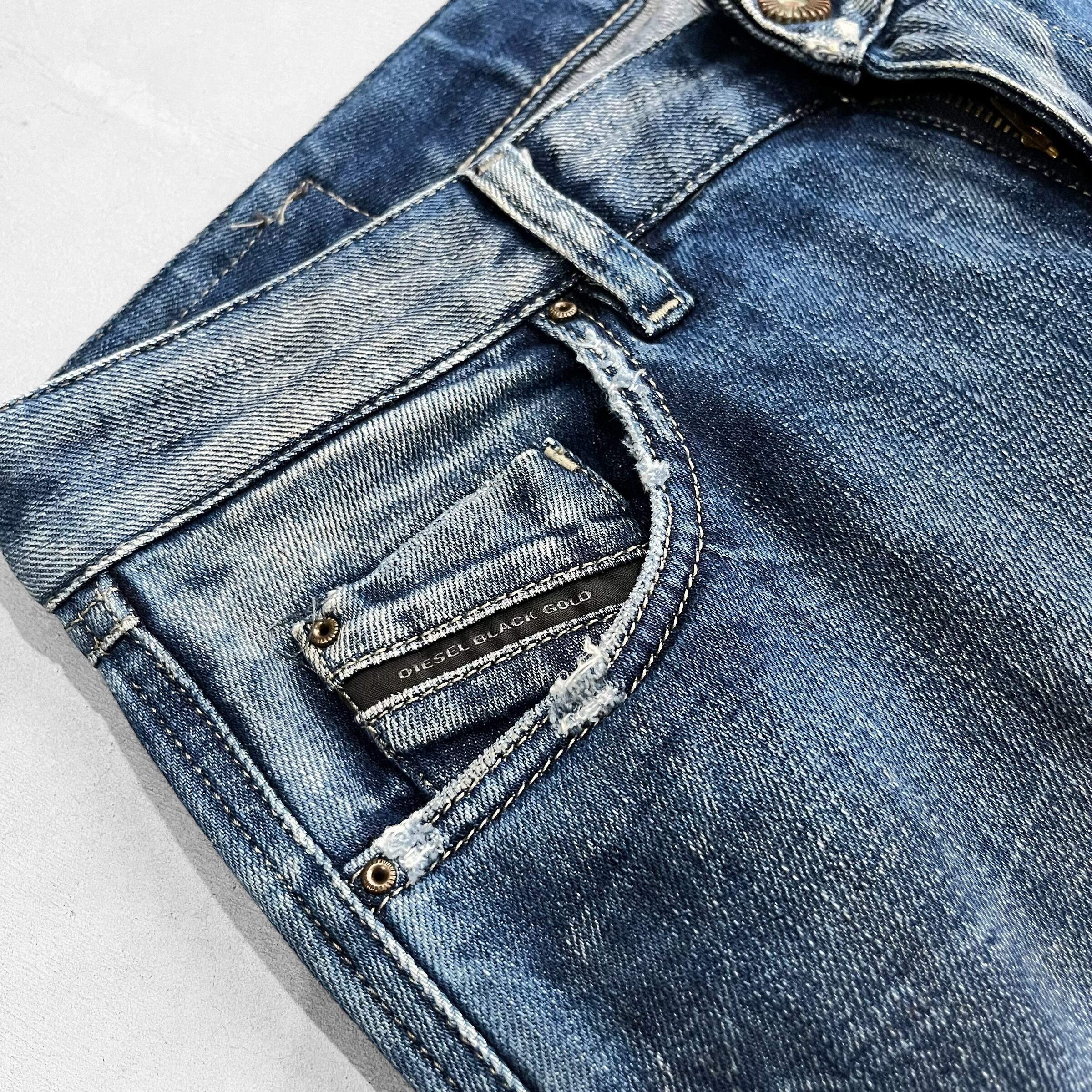 diesel black gold デニムパンツ　made in Italiy diesel black gold デニムパンツmade in Italiy