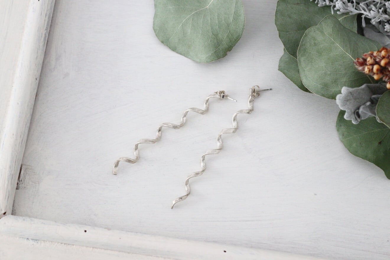 0202 ふりそそぐカールピアス