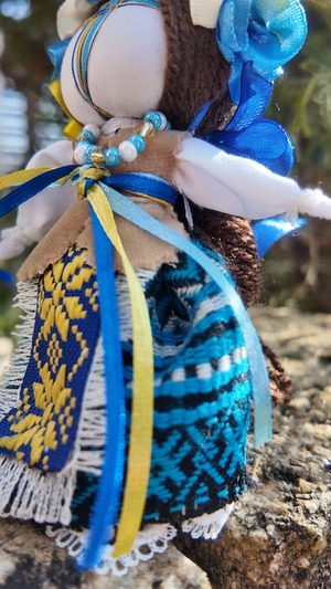 UA.Designer手作りモタンカ 14cm（ウクライナの御守り）スタンド付き