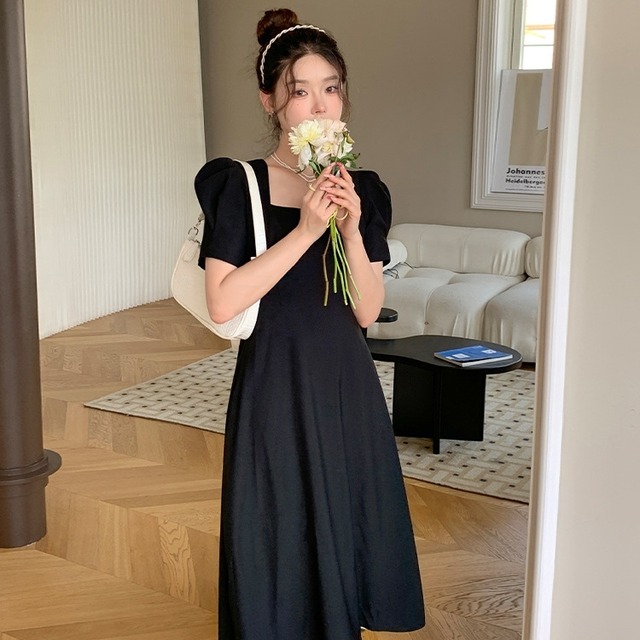 【送料無料】ロングワンピース ペンタゴンネック パフスリーブ ミモレ丈 半袖 バックオープン フレアワンピース バックコンシャス リボン ハイウエスト きれいめ 上品 華やか 学生 ゆったり お姉さん カワイイ ガーリー キュート レディース 着痩せ 着回し 脚長 おしゃれ 夏 サマー 大人可愛い 普段使い デイリー使い 休日 お出かけ デート 女子会 存在感 主役級 こなれ感 韓国ファッション 海外トレンド インスタ映え 大人気 流行 10代 20代 30代 40代 プチプラ db3648