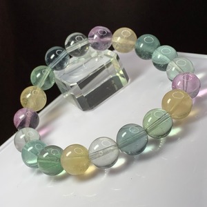 A30.淡いパステル系の色合いフローライトブレスレット