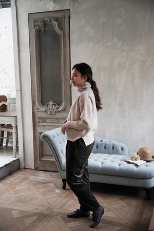 Hand Framed High Neck P/O