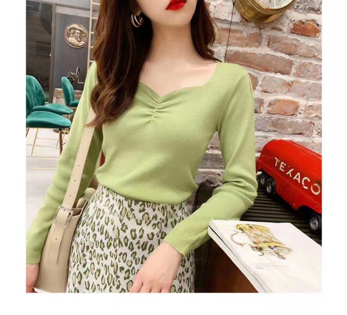 ペンタゴンネックトップス