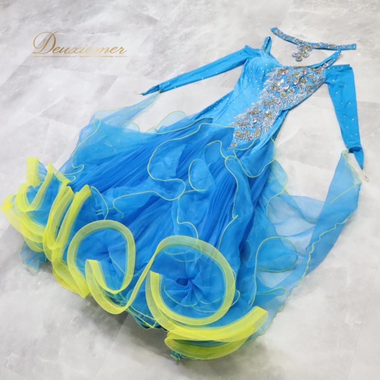 社交ダンス 衣装 スタンダードドレス スタンダード ドレス ワンピース フロート 黄色 青 プリーツ フリル デモ 競技 ダンス パーティ 発表会 ブルー系 イエロー系 Wish plus 鮮やか スカート フェミニン おしゃれ ダンス衣装 パフォーマンス 豪華 競技用衣装 コスチューム