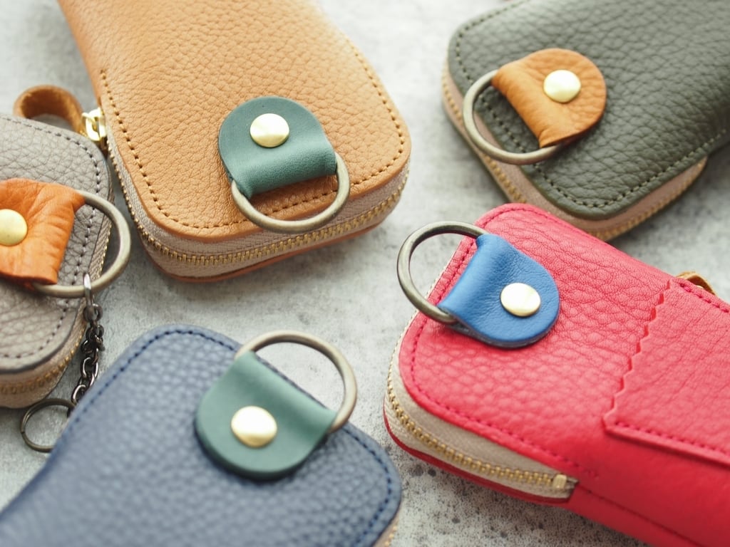 レザーキーポーチ newモデル』【送料込み】豊富なカラバリと程よい