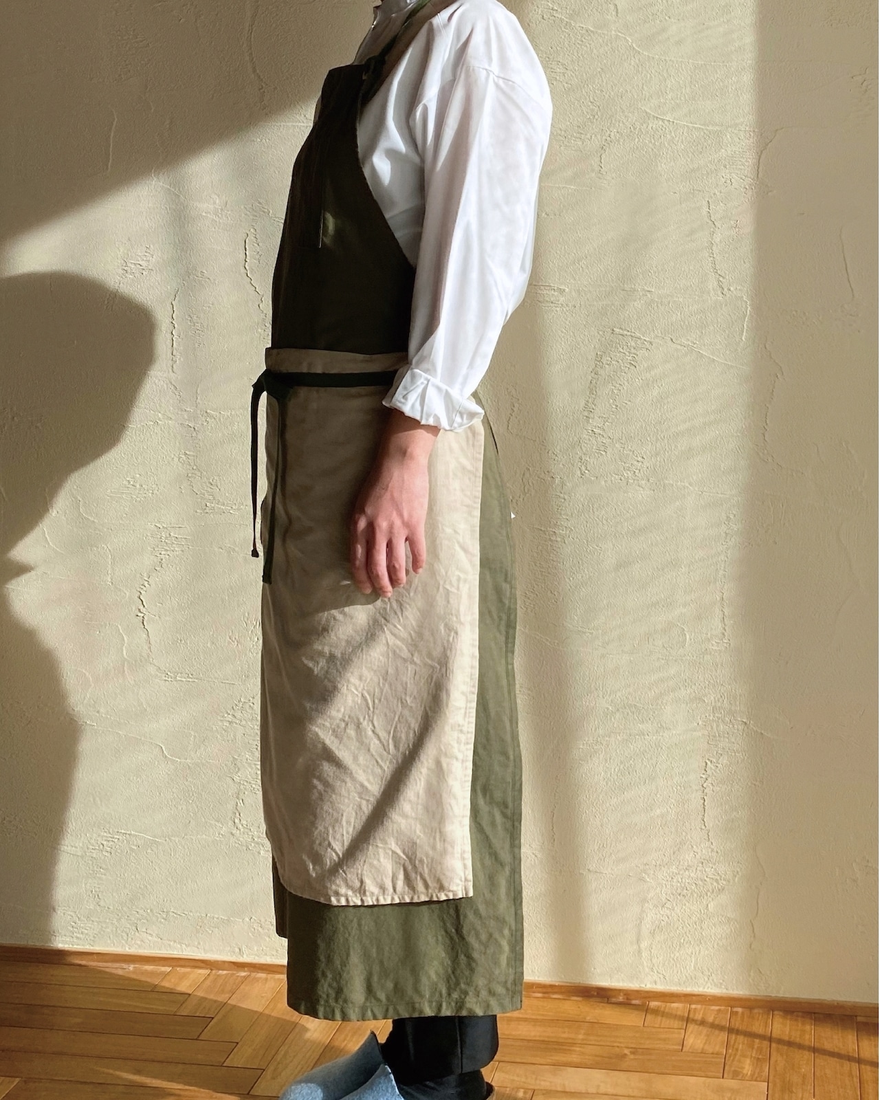 POLITE work apron 01 OL / ポライト ワークエプロン 01（オリーブ）