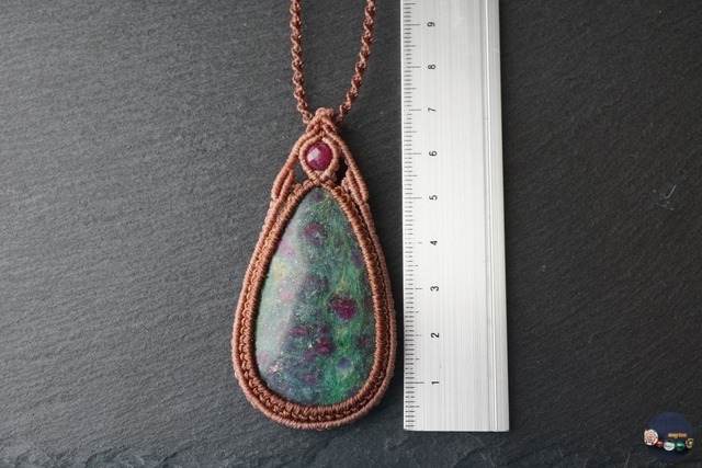 ルビーインフックサイトのマクラメネックレス【癒しと情熱の石】