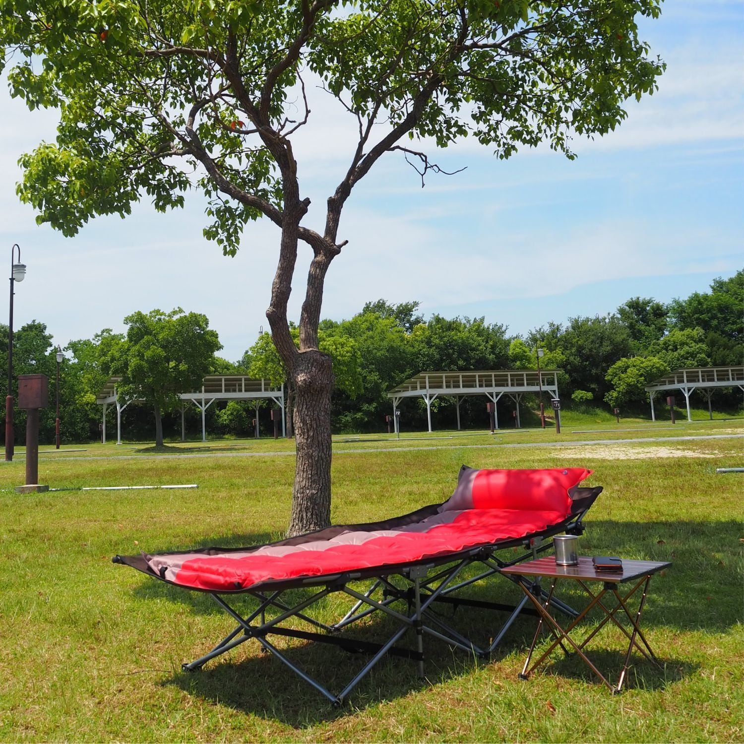 ノーブランド インフレーターマット エアーマット 約65㎝(幅)x192㎝(長さ)x5㎝(厚み)1人用【レッド&グレー】キャンプマット キャンプ用品 キャンプギア