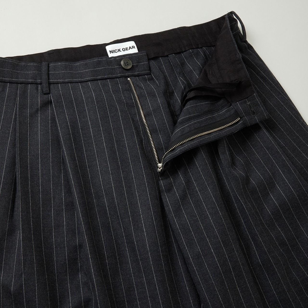 NICK GEAR  Fril slacks