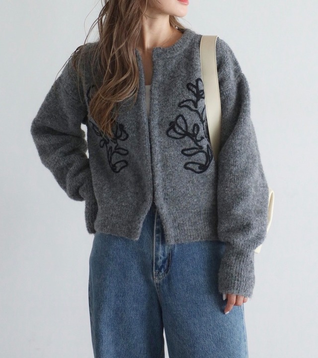 フラワーライン刺繍 フックボタンニットカーディガン
