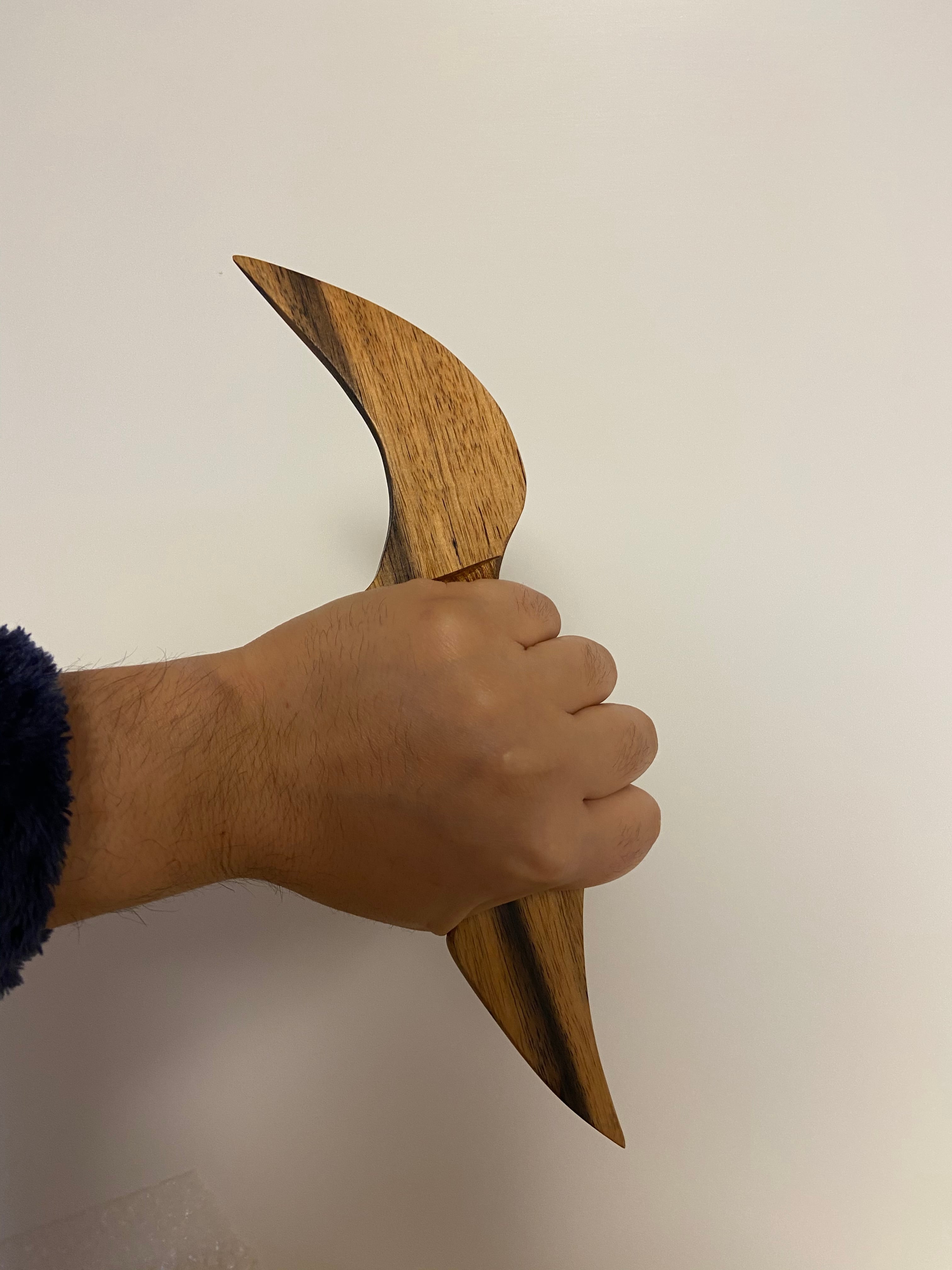 暗殺者が持っていそうなペーパーナイフ | Pay ID