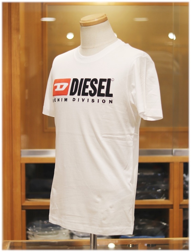 【DIESEL】　　　　　　　　　　ﾃﾞｨｰｾﾞﾙ　　　- Italy -　　　　 　 ｸﾙｰﾈｯｸ半袖Tｼｬﾂ