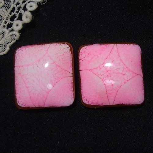 ピンクの四角いプラスティックイヤリング　　クリップイヤリングのセール通販  10425E