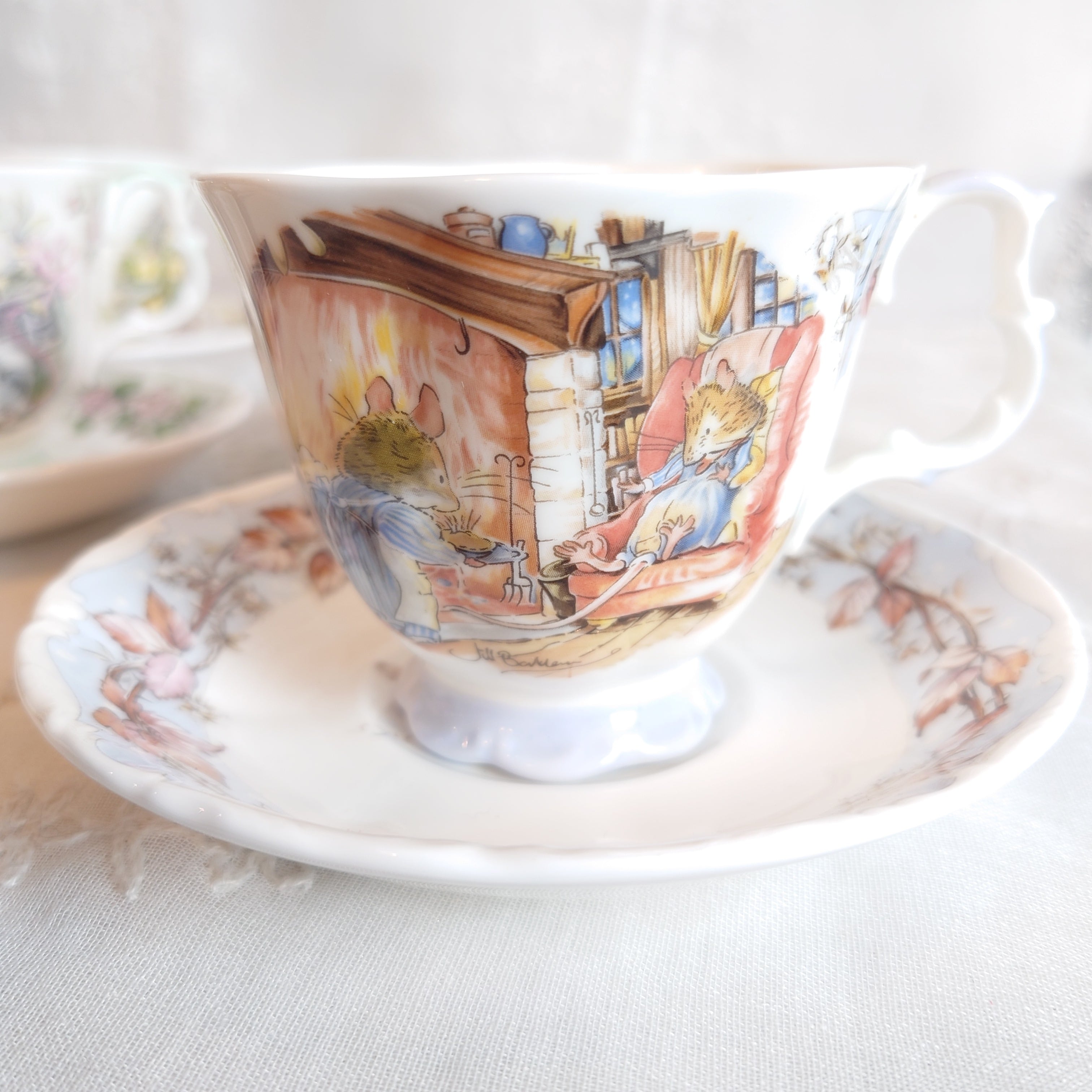 ロイヤルドルトン ブランブリーヘッジ カップ＆ソーサー 四季シリーズ