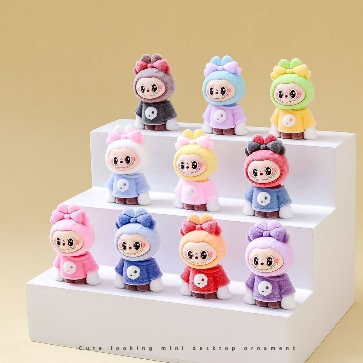 【10個セット】ちっちゃな変身!labubu 植毛ラブブの着せ替えコレクション 10体セット 机の上や車の中の癒しインテリア 車空間を可愛く飾る