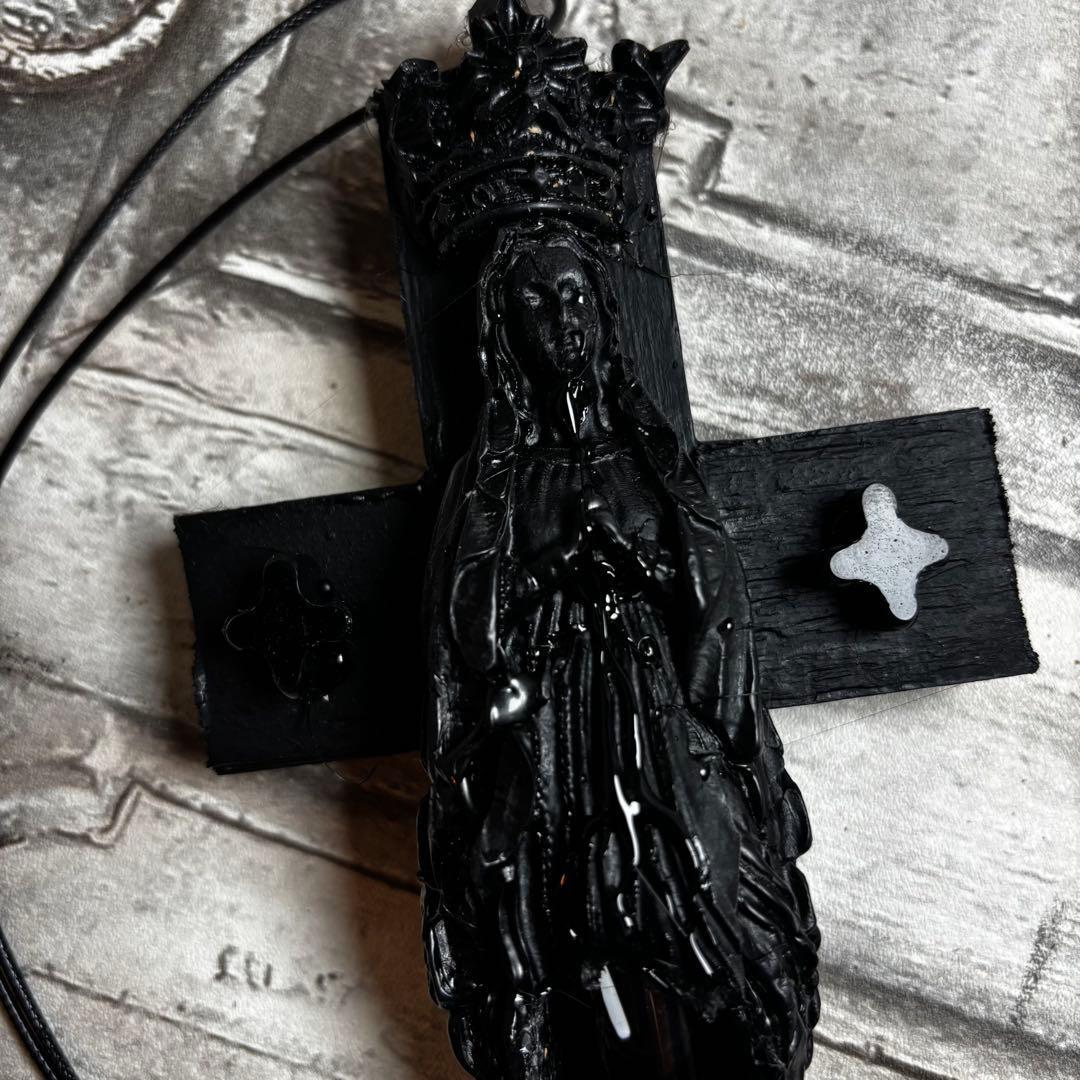 一点物アクセサリー】漆黒のマリア像血瓶 十字架ネックレス | VIRTU MORE