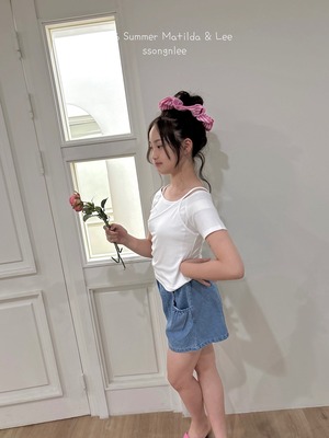 [Matilda&Lee] Asymmetrical strap tee (15/17/19) / [마틸다앤리] 언발스트랩티 (15/17/19)