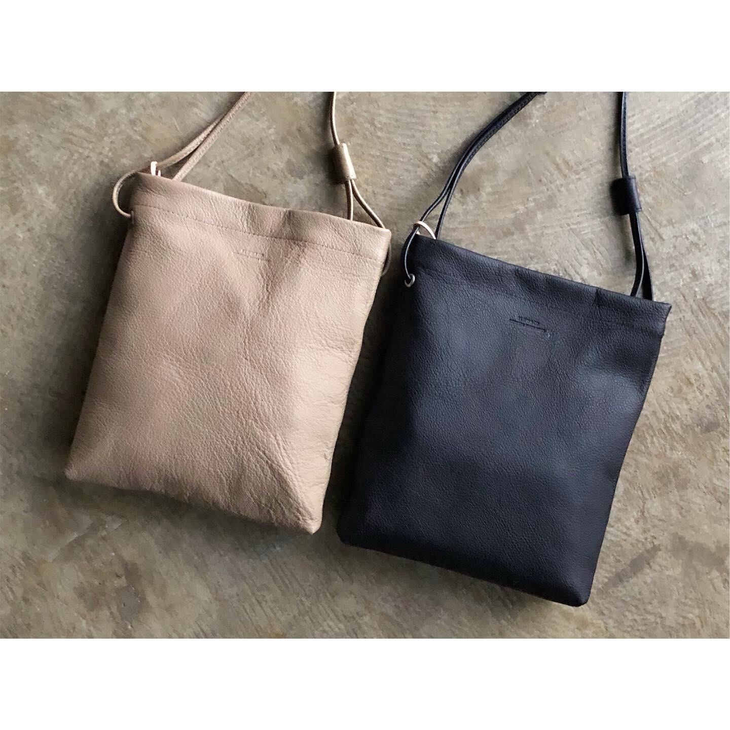 SLOW(スロウ) Embossing Shoulder Bag L | AUTHENTIC Life Store powered by BASE