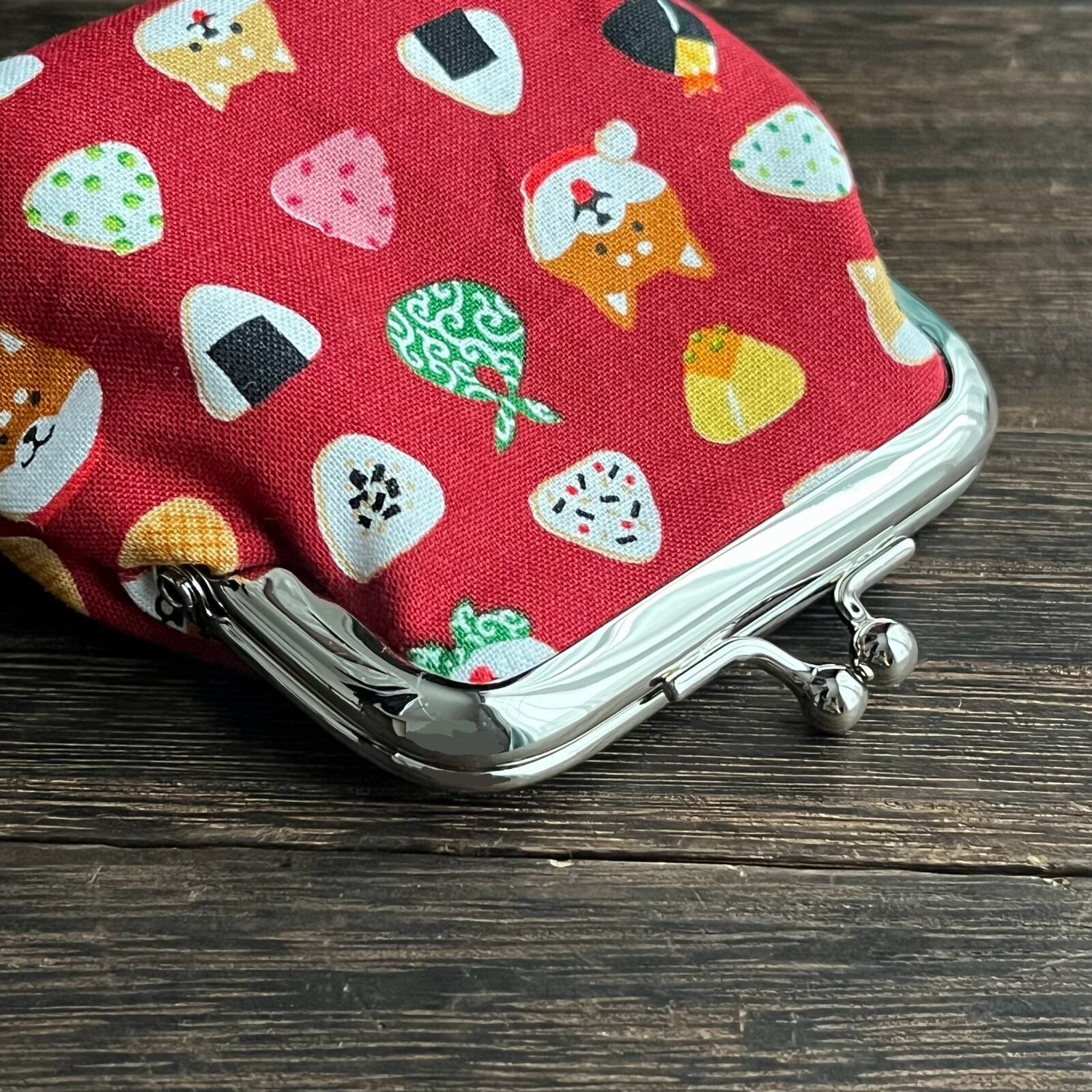 柴犬柄 おにぎり柄 マメがま口ポーチ/綿入りコスメポーチ 小物入れ