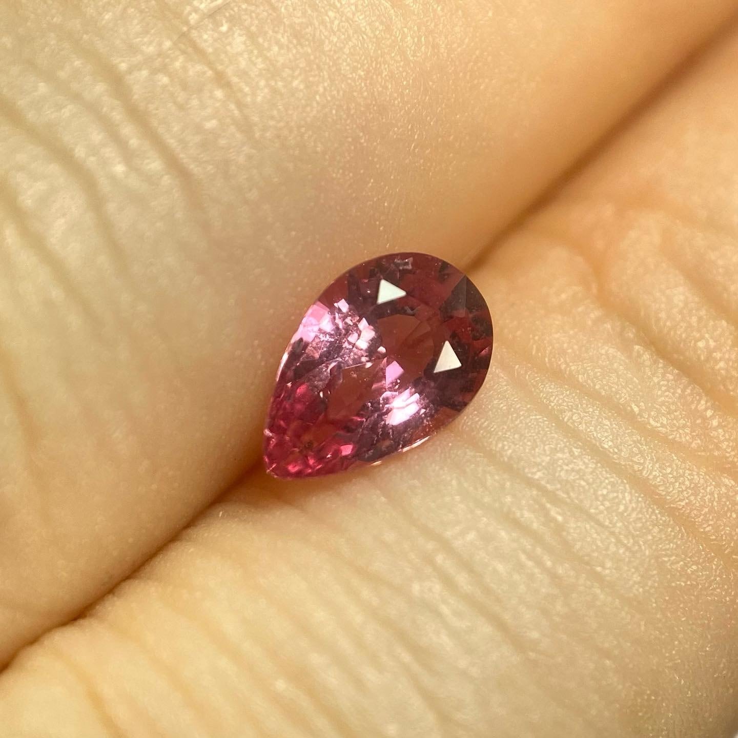 ハッピーオーラのパパラチアカラー　サファイア