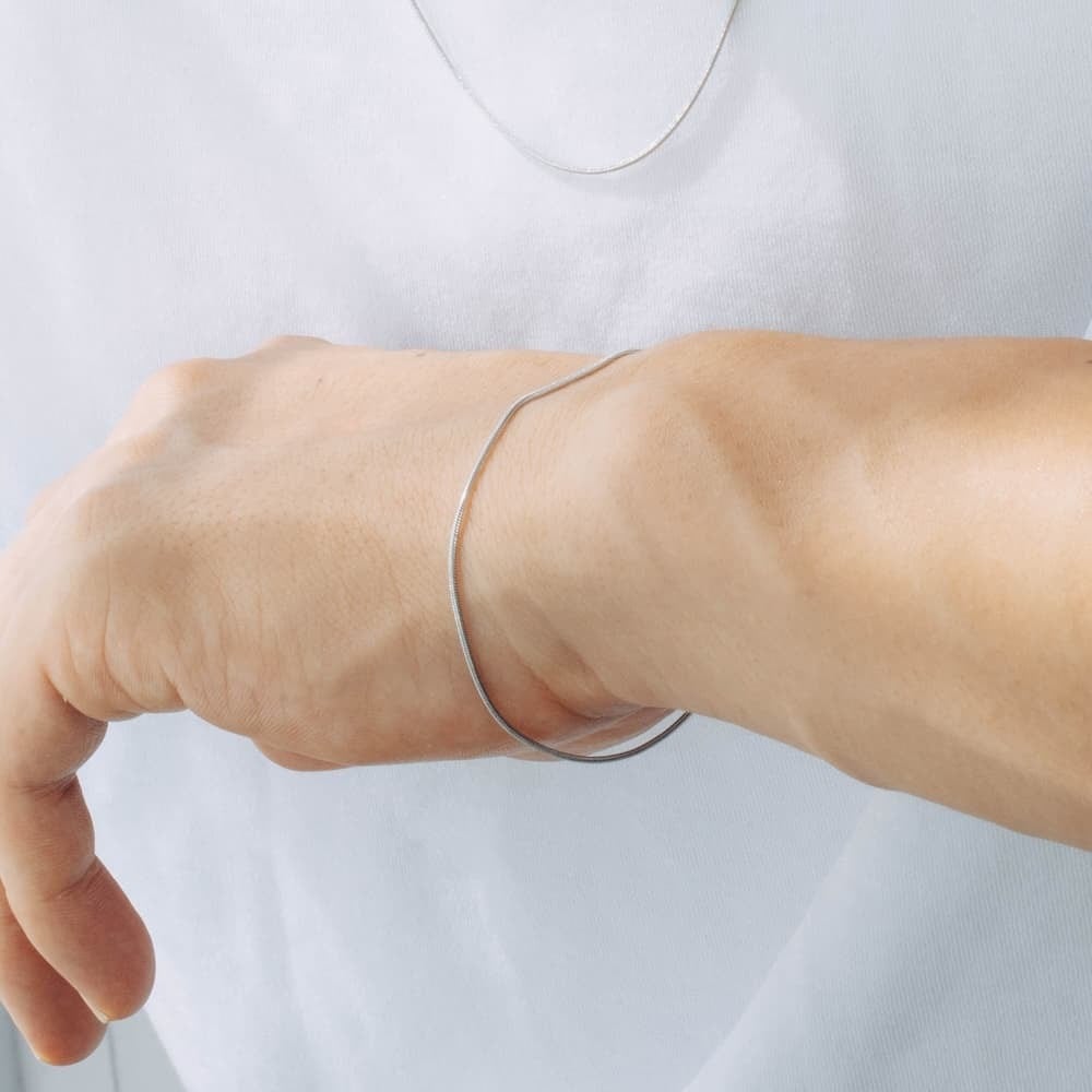 thin snake bracelet (silver) #b26 | garcia