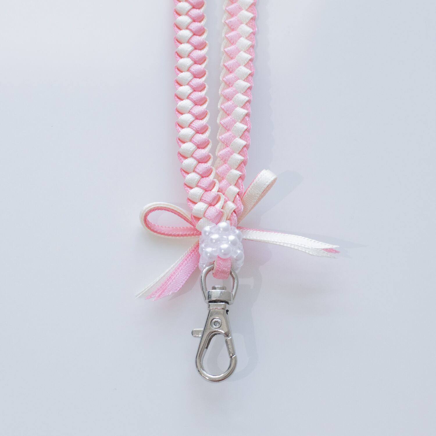 新品★リボンボンボンストラップ ピンク★ふわふわ★未使用 新品☆リボンボンボンストラップ ピンク☆ふわふわ☆未使用 新品