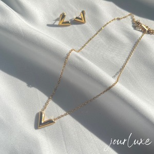 V necklace #N1001