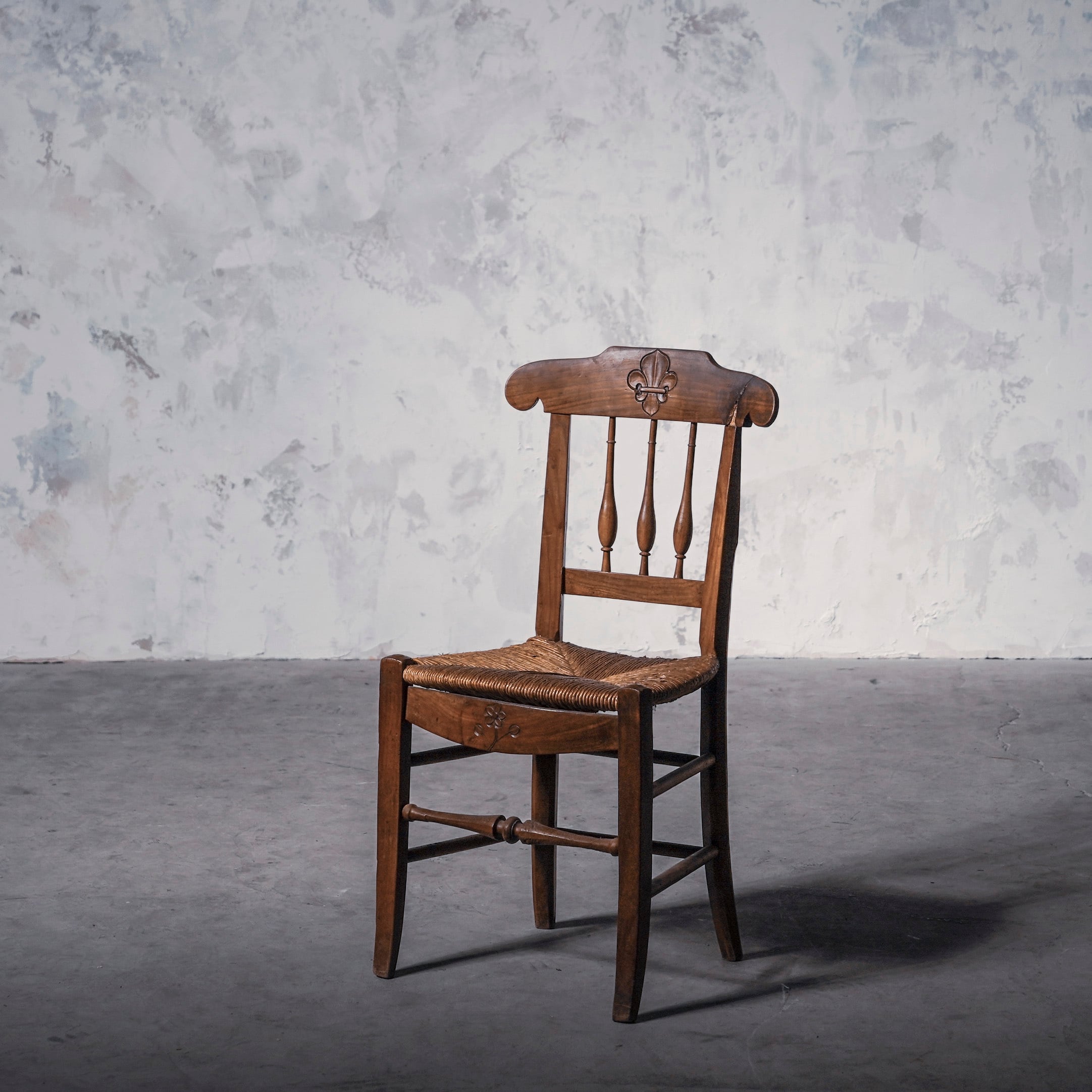 チェア/アンティークラッシュシートチェアー/フレンチアンティーク/空間装飾/ディスプレイ