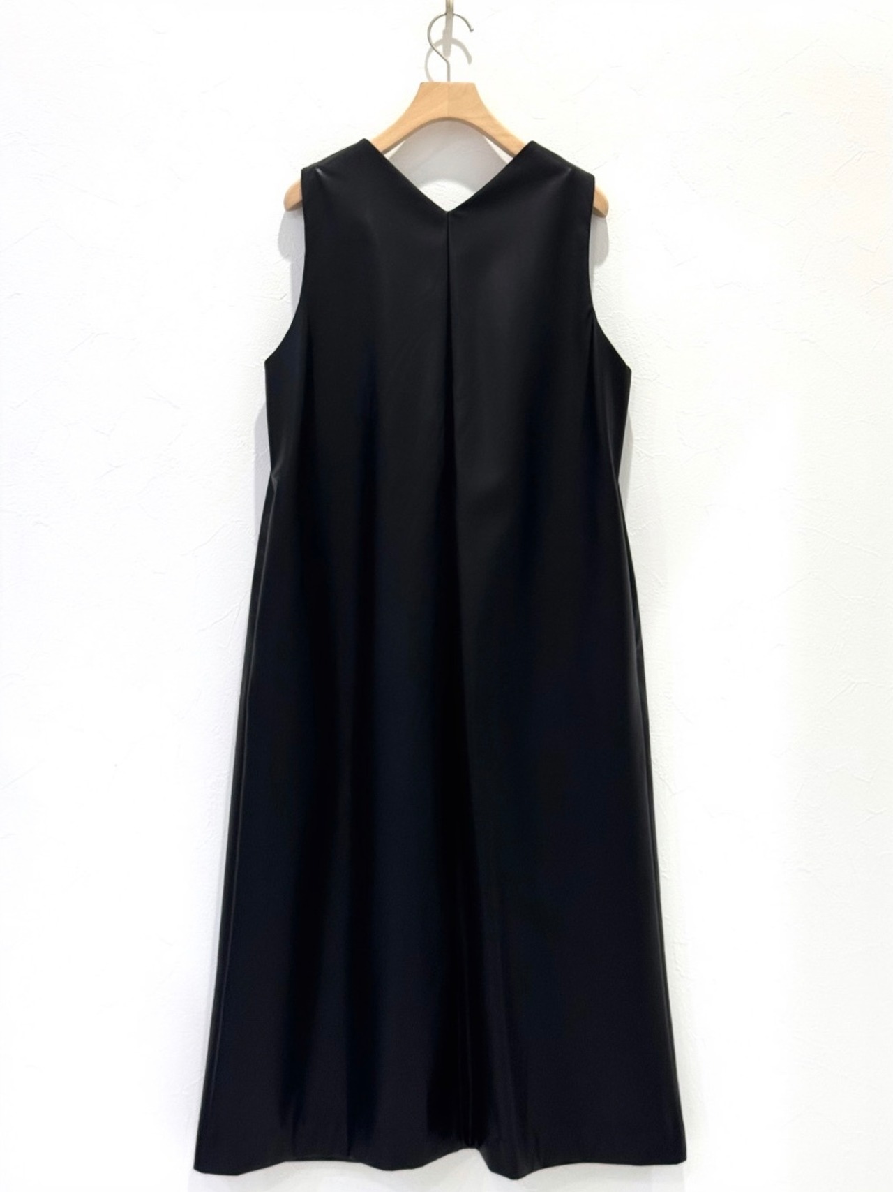 Vネックレザージャンスカ