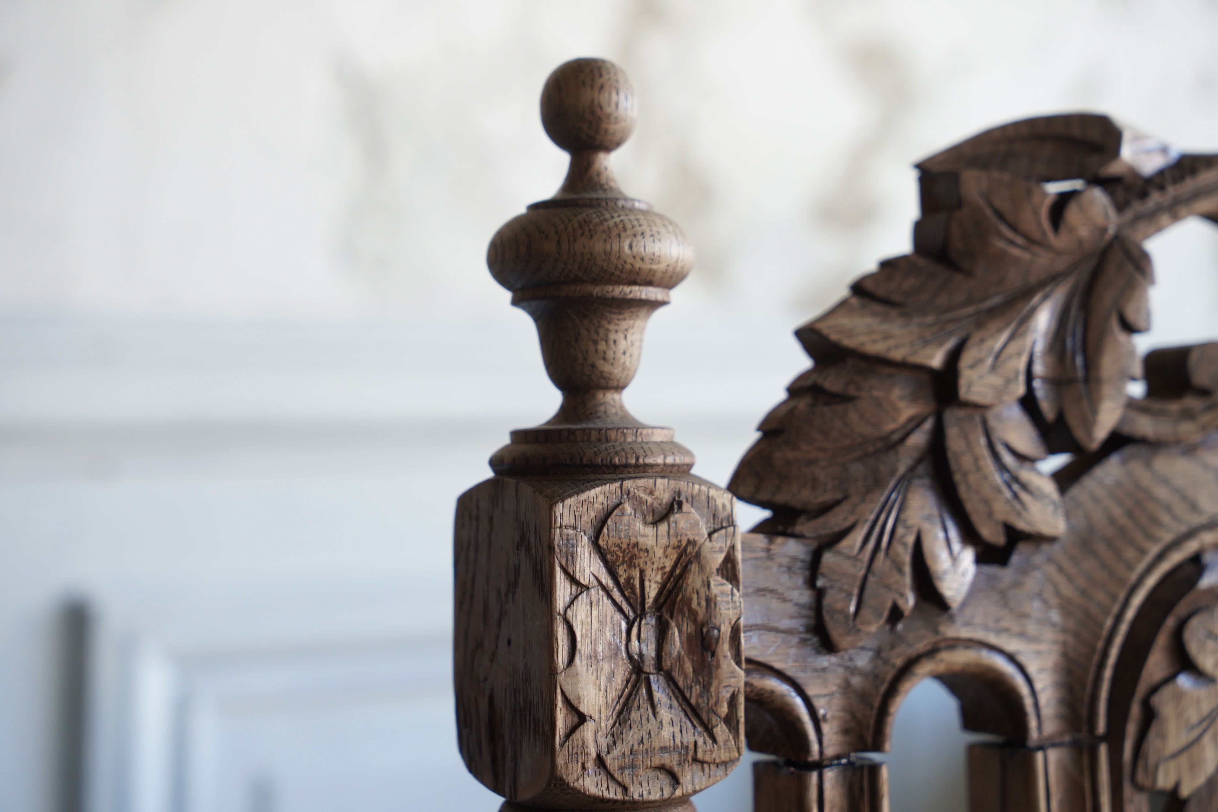 チェア/アンティークチェア/剥離/オーク材/ディスプレイ/空間装飾/装飾