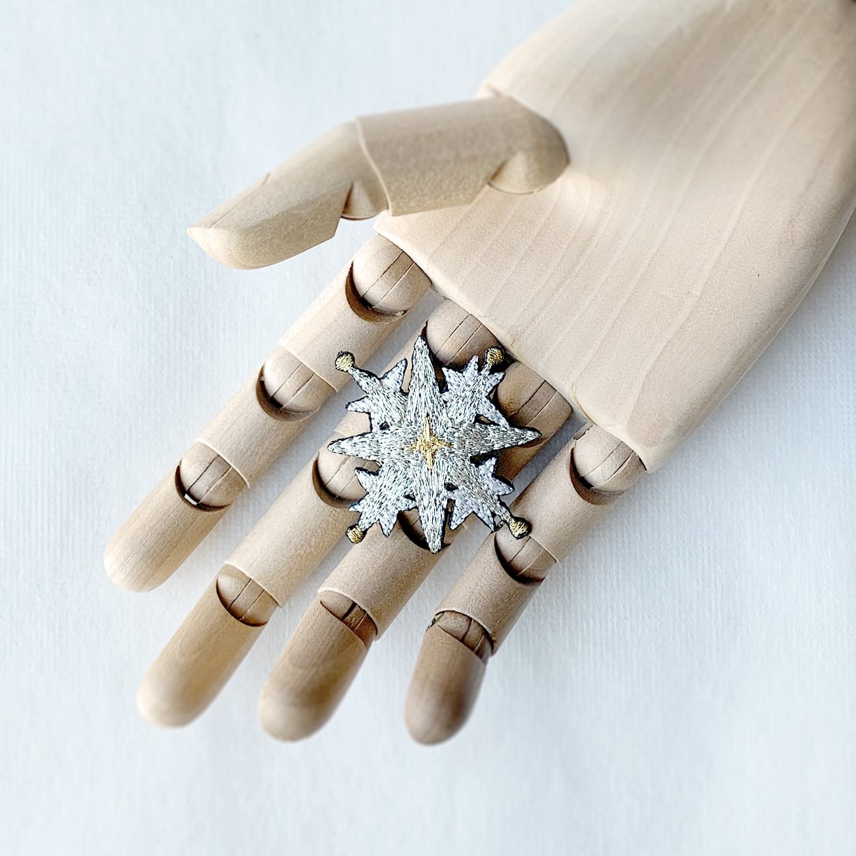 刺繍ブローチ ga.la (br-192）2色