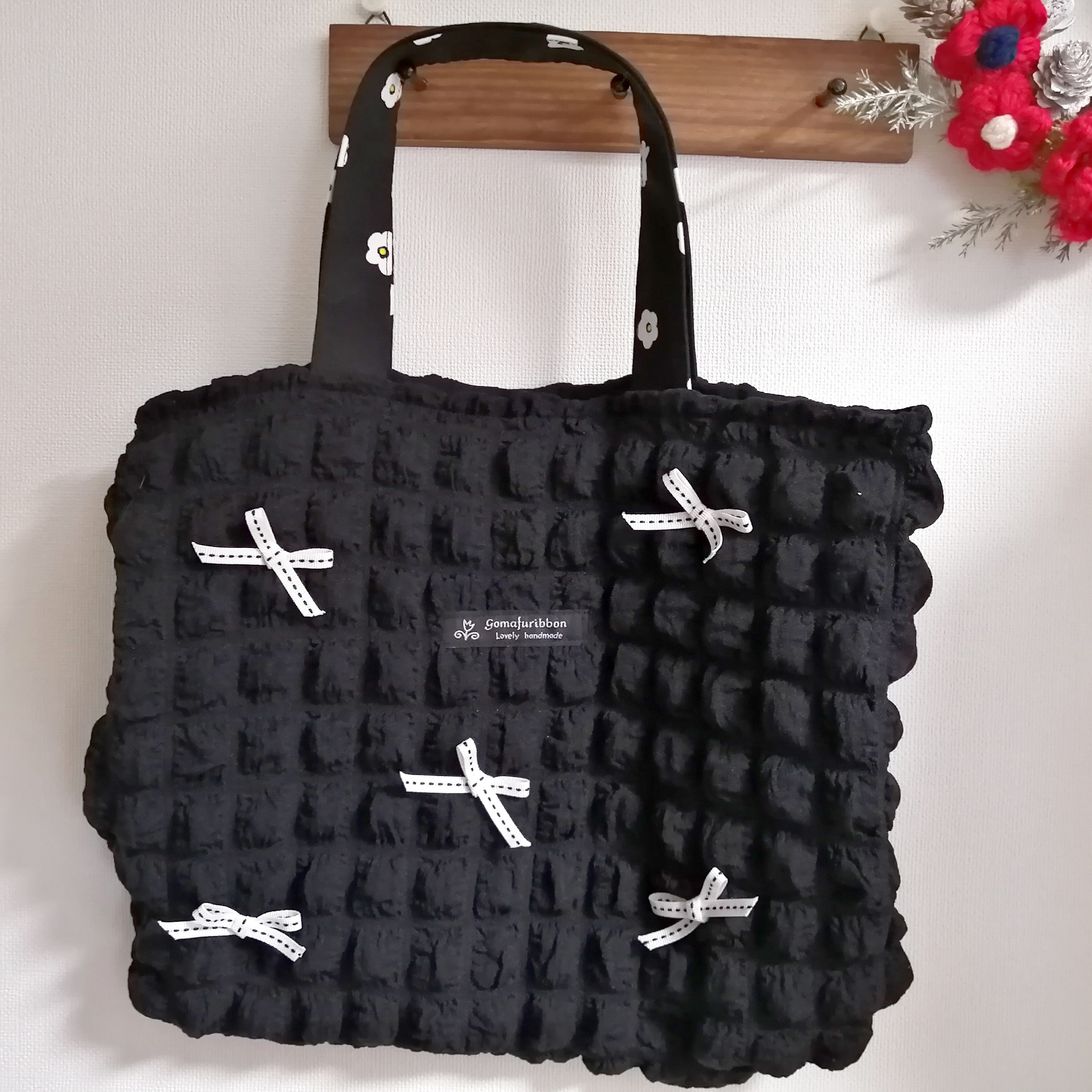 ポコポコリボントート ブラック 持ち手ブラックにお花