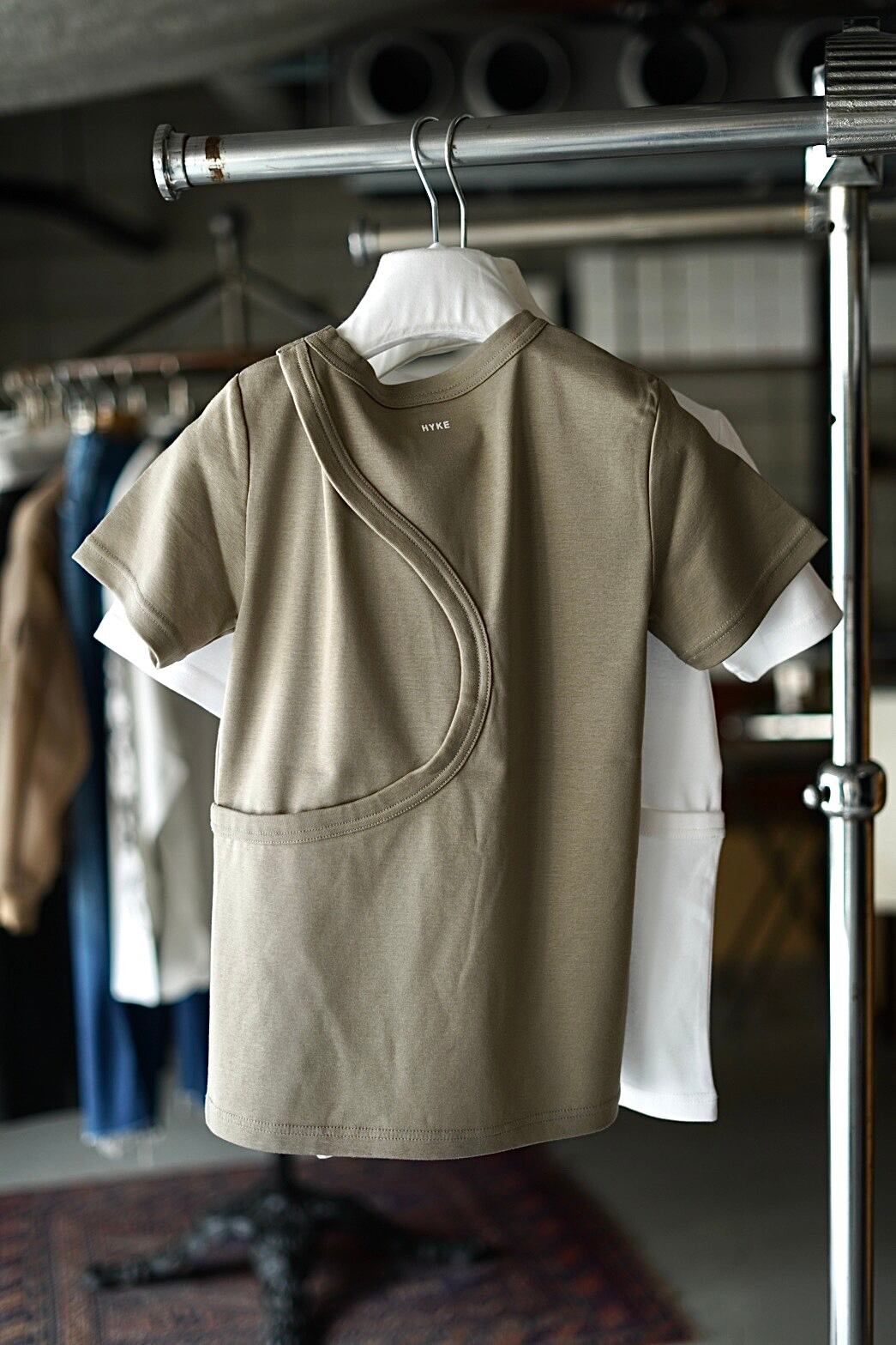 HYKE / LAYERED SHORT-SLV TEE ( WHITE , KHAKI , BLACK ) | JUQUI Online