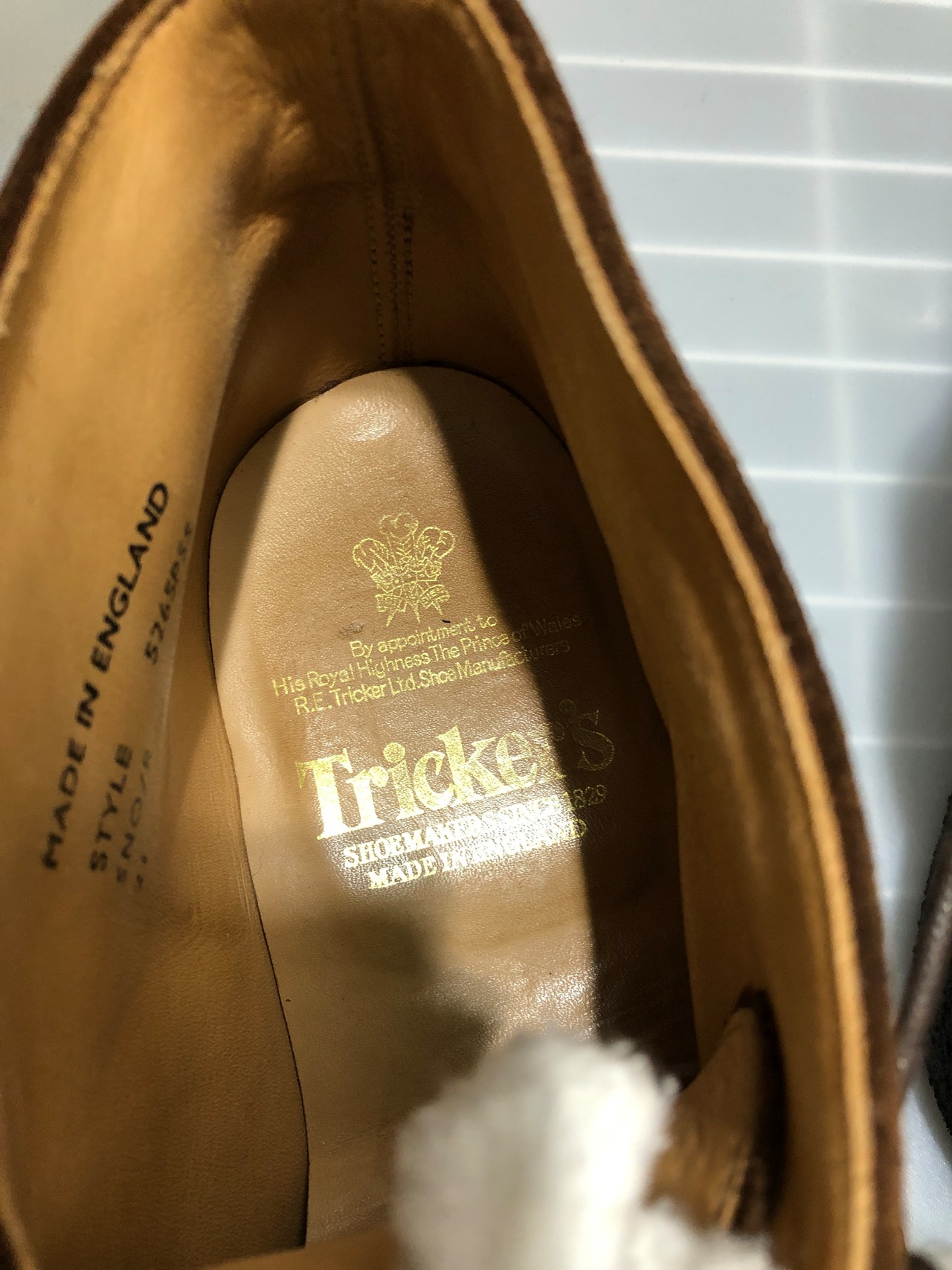 051091 Tricker