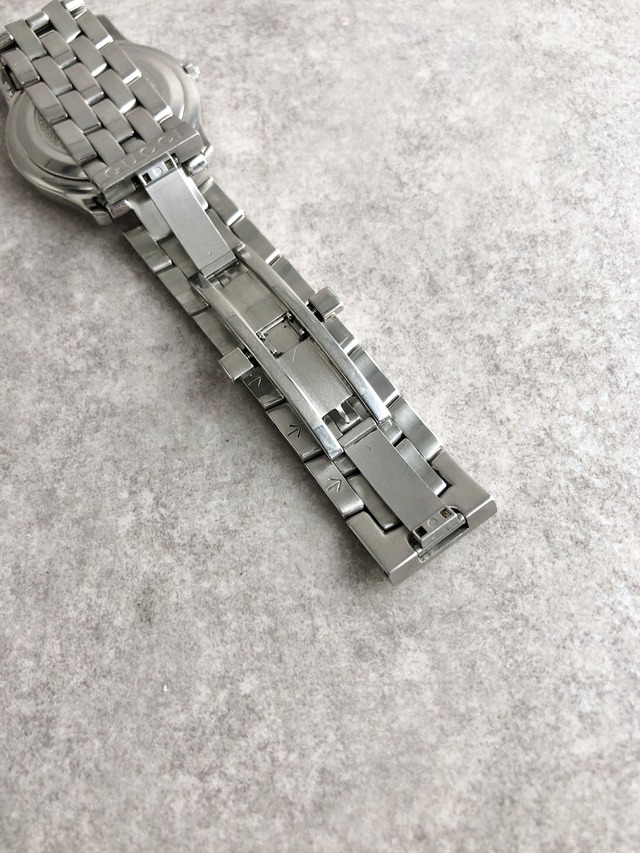 GUCCI グッチ 腕時計 シルバー ローマ文字 ステンレススチール 5500M クウォーツ vintage ヴィンテージ オールド d4tcce