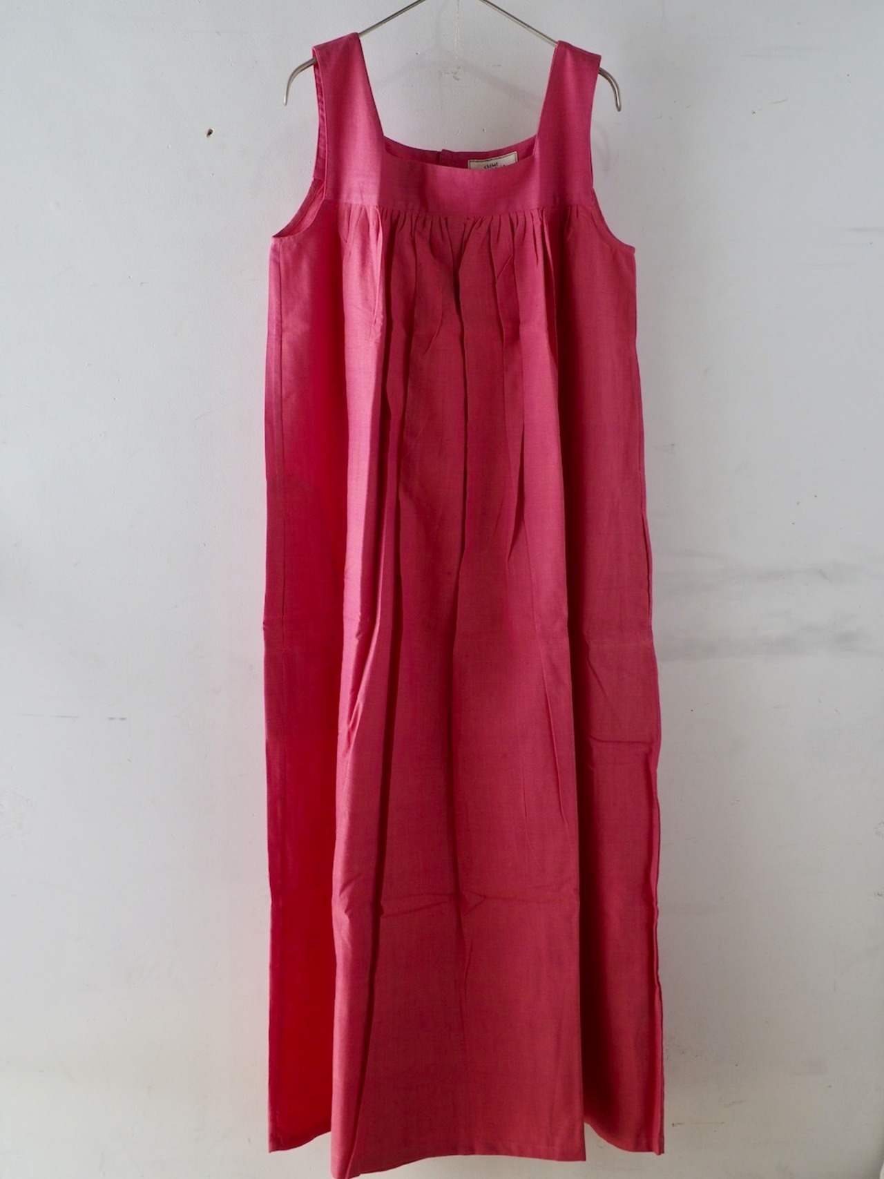 237g004 no sleeve one piece