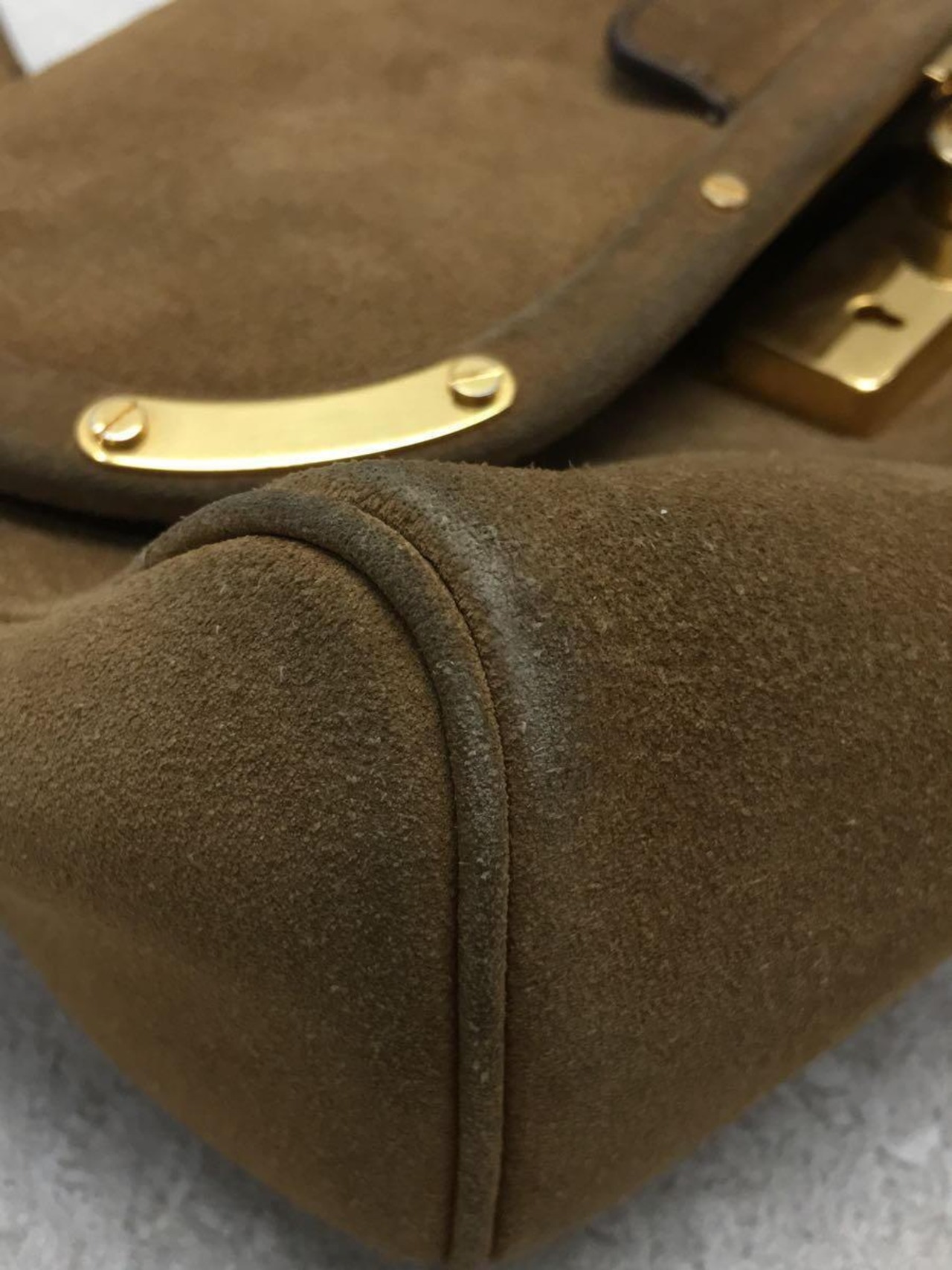 PRADA(プラダ)スウェードショルダーバッグ/ブラウン