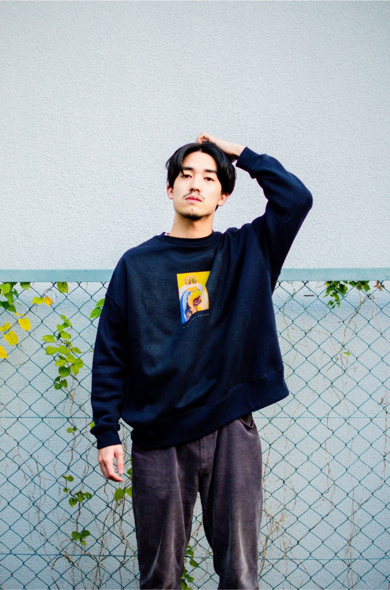 4.5TATAMI Big Silhouette Sweat navy