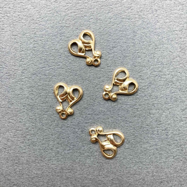 USA真鍮 下向きハート型チャーム