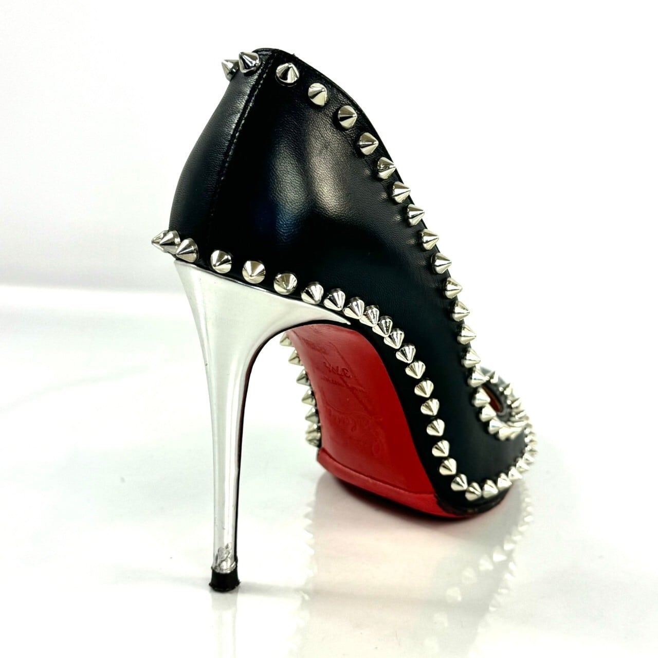 大特価!Christian Louboutin スタッズ付きハイヒール 希少】クリスチャンルブタン Christian Louboutin ハイヒール