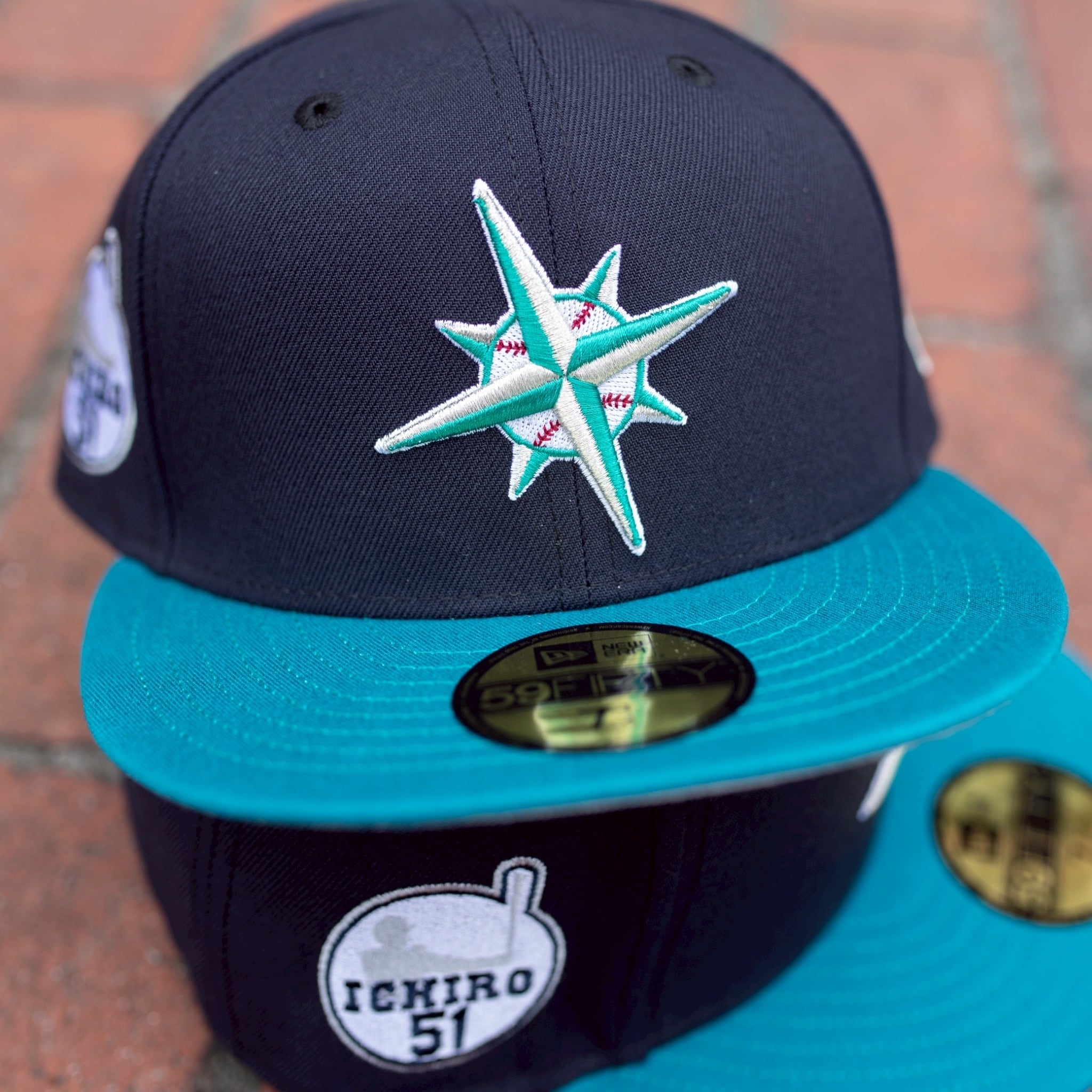 CAPMANIA Exclusive SEATTLE MARINERS Turn Ahead The Clock Logo