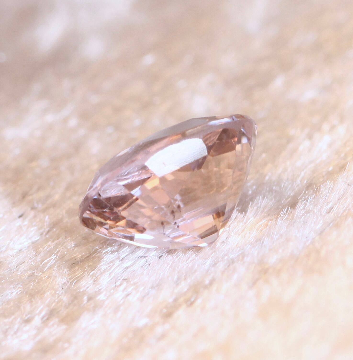撮影し直し】シックなライラック色の爽やかスピネル 1.32ct | パトラ