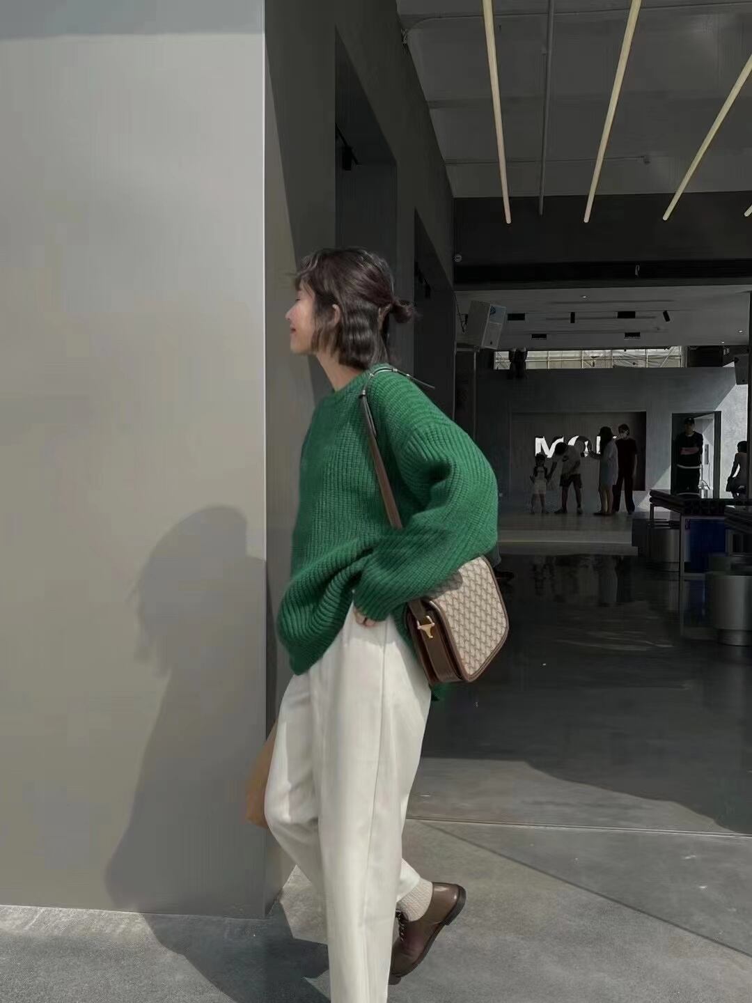 クルーネックカラーニット　AJ2205-513