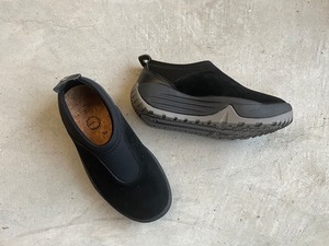 pg  GARDEN MOC     BLACK