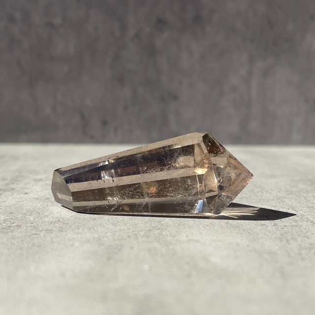 No.４【ブラジル・ミナスジェライス州アラスライ産（非加熱）スモーキーシトリン】フリーフォーム｜鉱物 天然石 パワーストーン