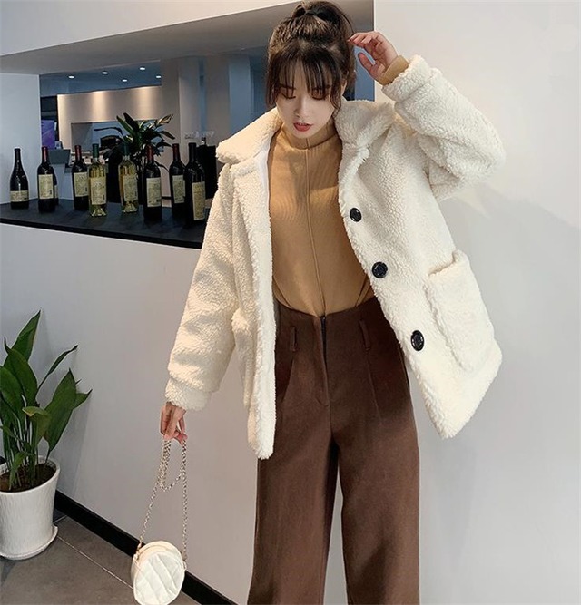 シックな雰囲気が魅力 通勤する 羊の毛の模倣 ファー コート ハイカラー 粒子 短いスタイル